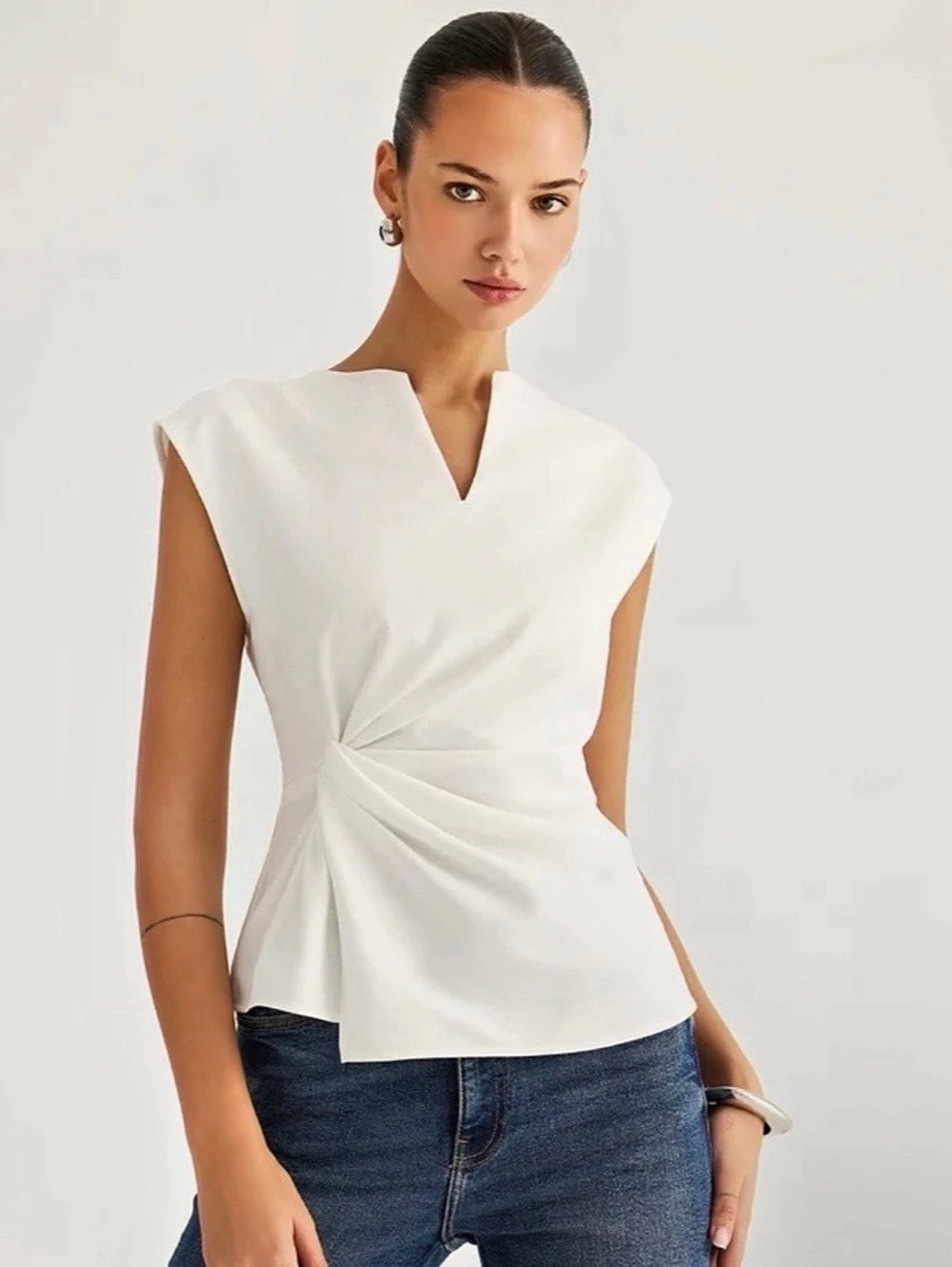NWT COMMENSE SLEEVELESS TWISTED W